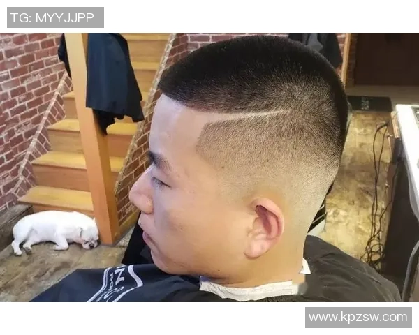 从寸头到长发再到复古造型足球巨星发型演变背后的时尚密码