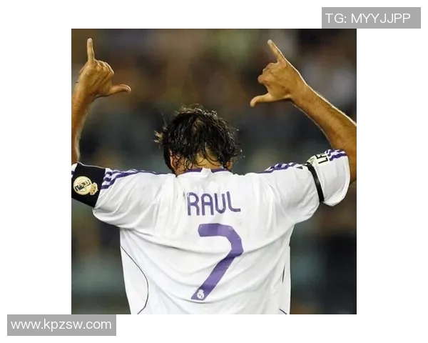 缅怀已逝世界足坛巨星回顾辉煌时刻与永恒传奇