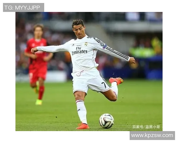 谁是球场上的射门大师一起通过踢球动作猜出神秘足球球星